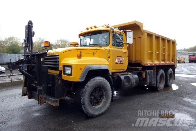 Mack RD690S Dump Trucks