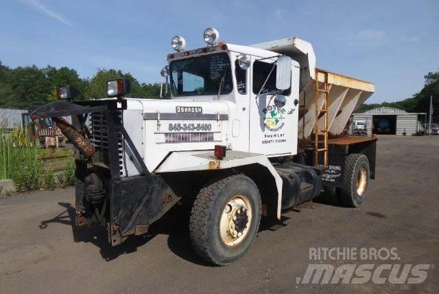 Oshkosh P18232 Cab & Chassis Trucks