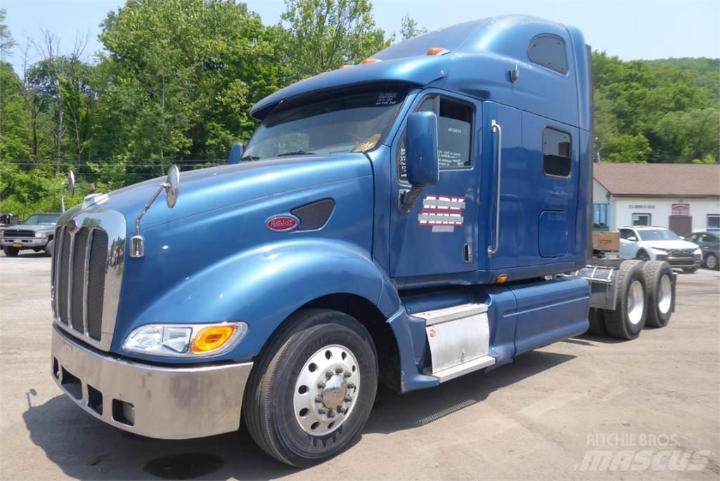 Peterbilt 387 Conventional Trucks / Tractor Trucks
