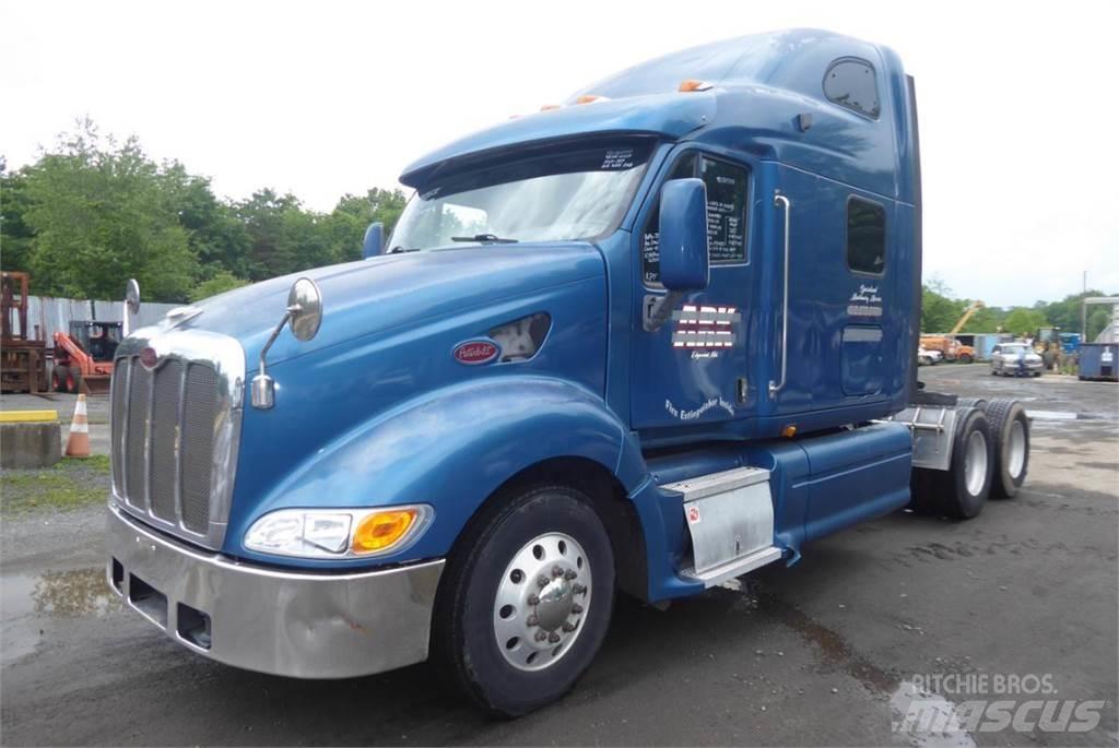 Peterbilt 387 Conventional Trucks / Tractor Trucks