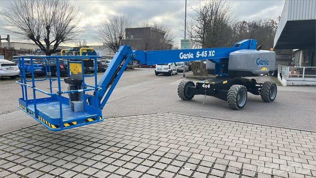 Genie S-45 XC Articulated boom lifts
