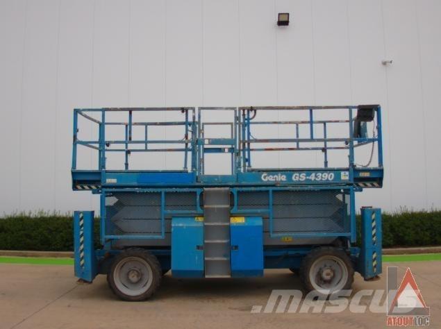 Genie GS-4390RT Articulated boom lifts