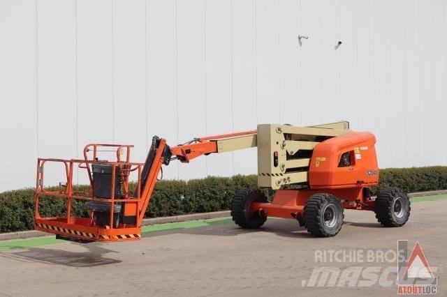 JLG 520AJ Articulated boom lifts