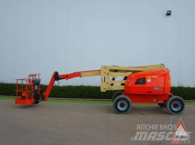 JLG 520AJ Articulated boom lifts