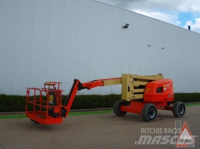 JLG 520AJ Articulated boom lifts