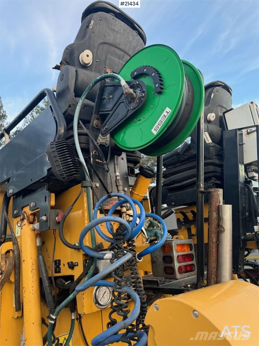 CAT AP 300 Asphalt pavers