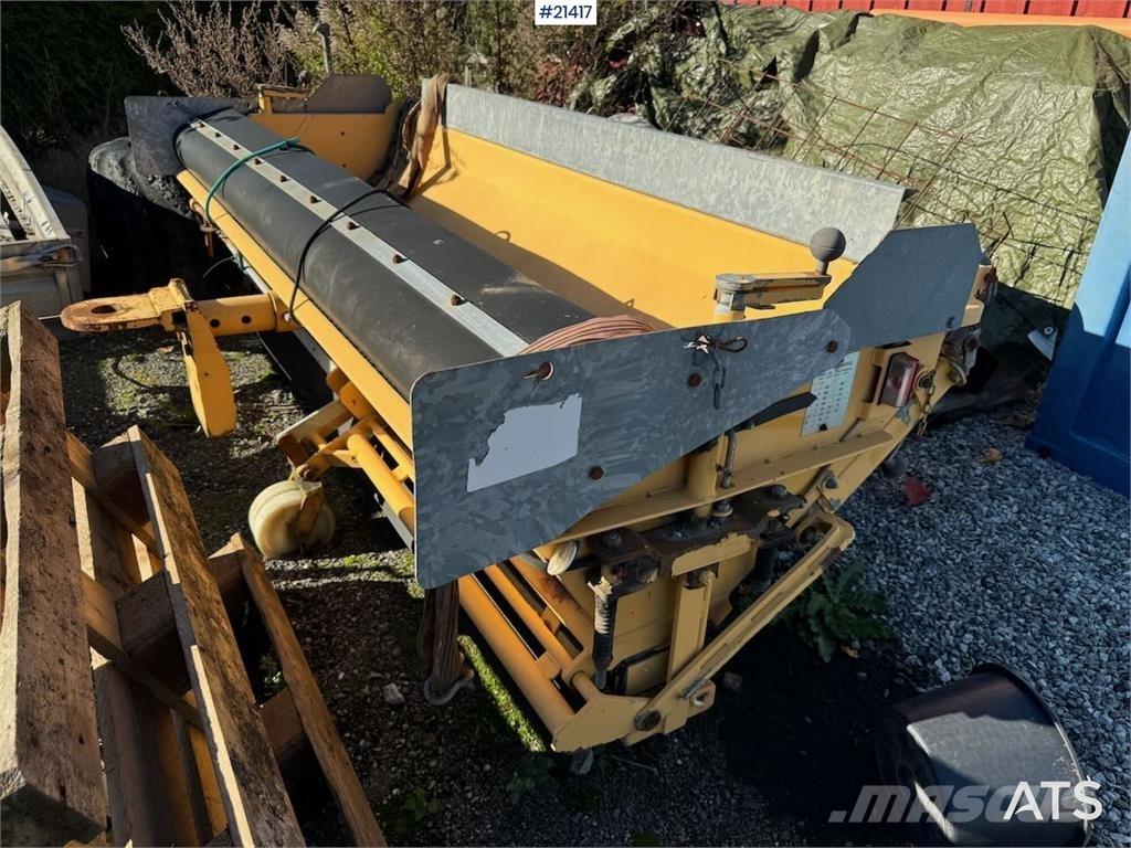Falköping litter box Other Components