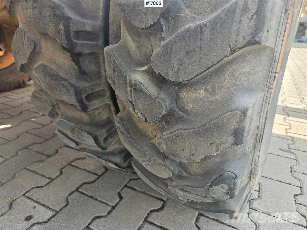 CASE WX 165 Wheeled Excavators