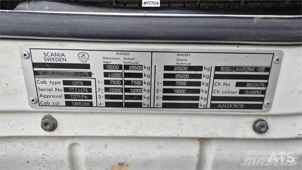 Scania 124 L 400 Conventional Trucks / Tractor Trucks