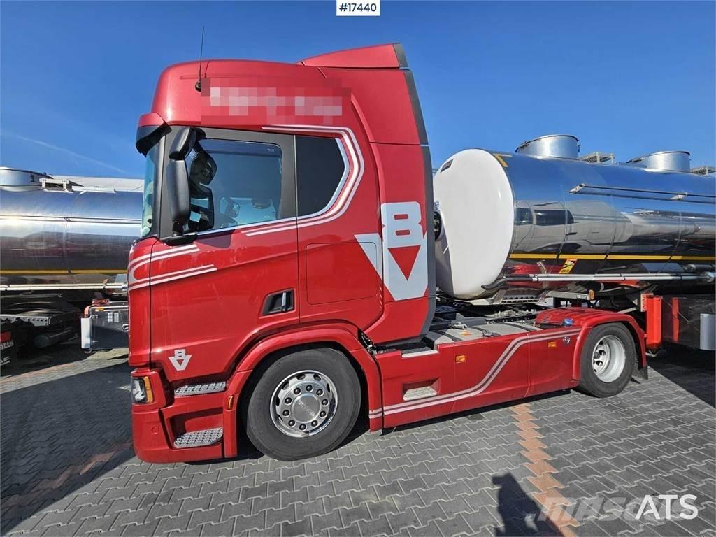 Scania R530 V8 Conventional Trucks / Tractor Trucks