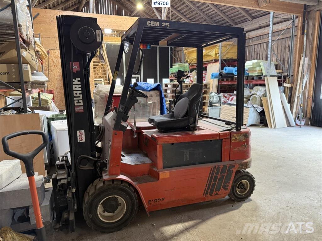 Clark CEM 25 Misc Forklifts