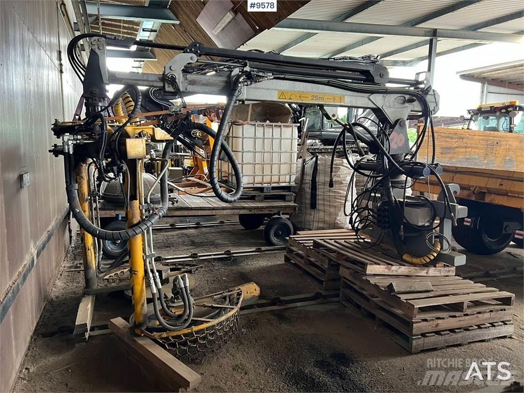  Hinnagårds T125B Asphalt Splitting Equipment
