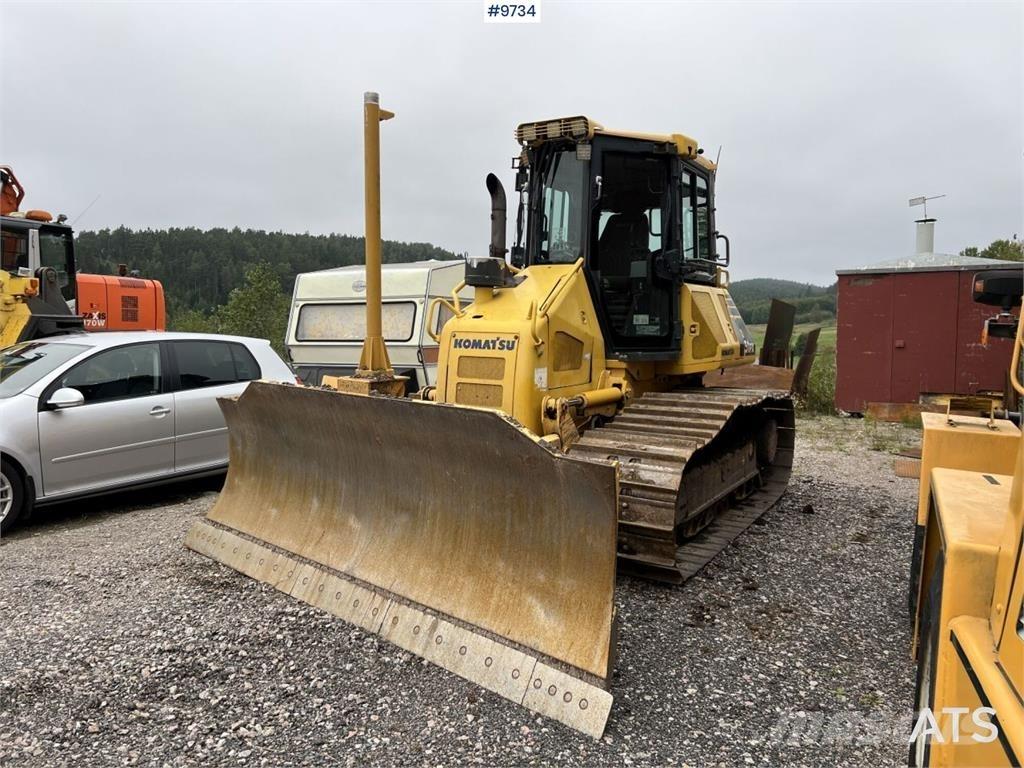 Komatsu D51PX-22 Crawler dozers