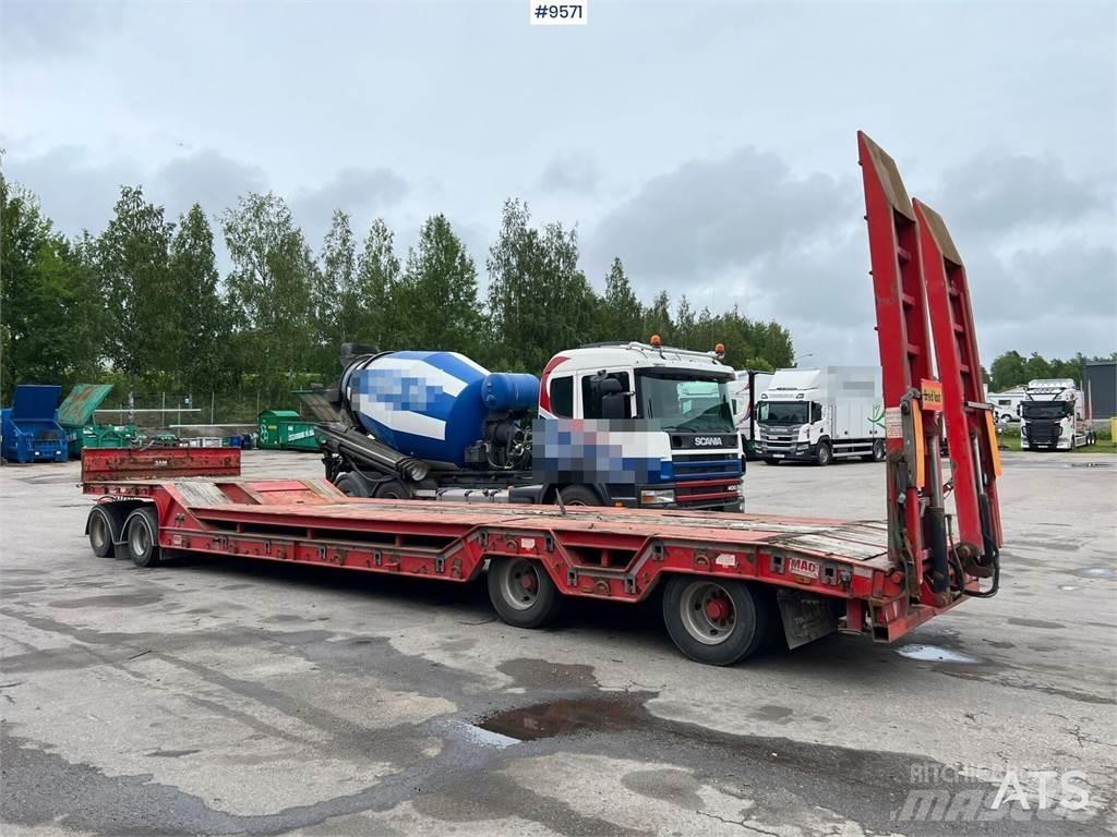 McCauley MAC-04DB4 Lowboy trailer