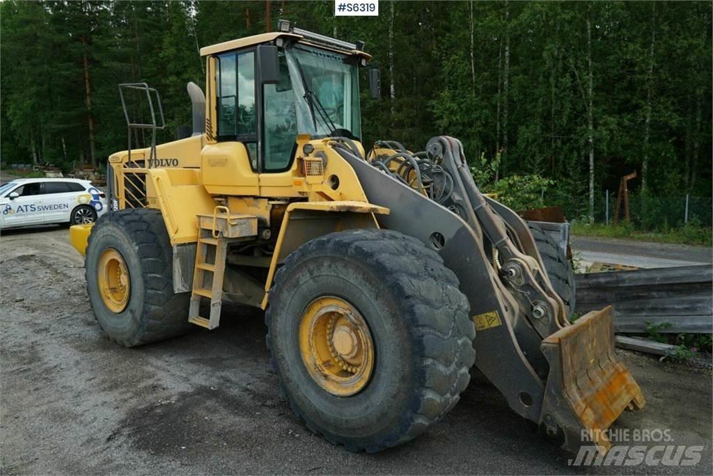 Volvo L220F Wheel Loaders