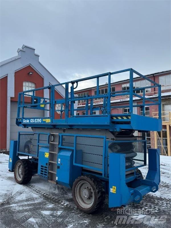 Genie 5390 Scissor Lifts