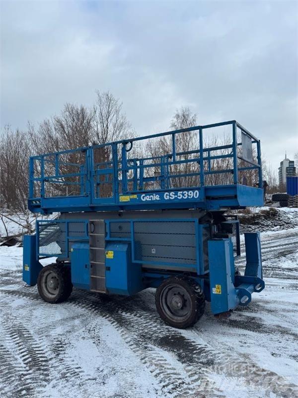 Genie 5390 Scissor Lifts