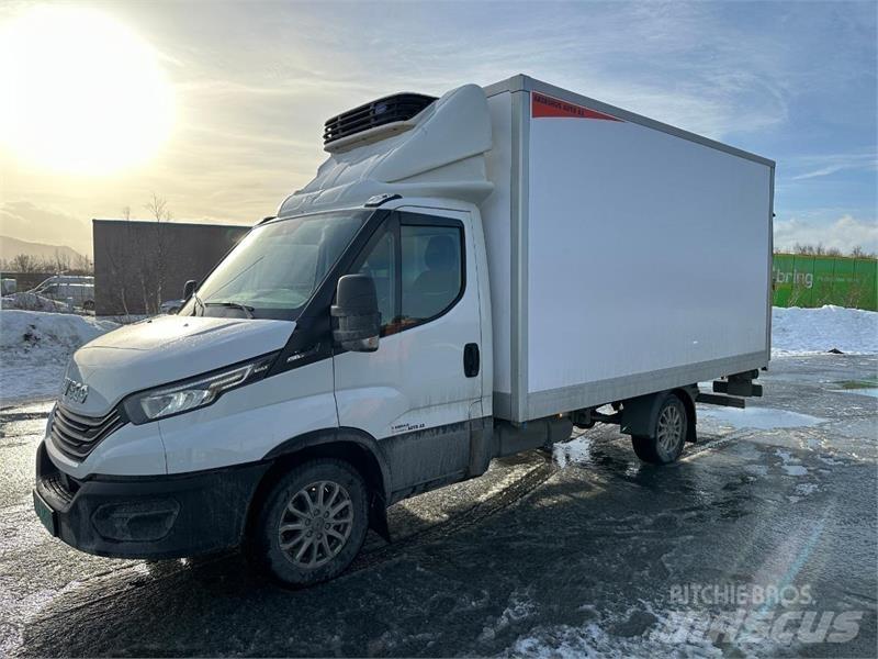 Iveco Daily Automobiles / SUVS