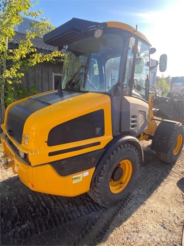 JCB 407 Wheel Loaders
