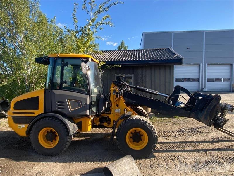 JCB 407 Wheel Loaders