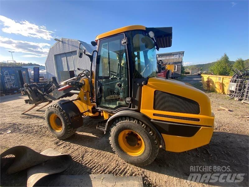 JCB 407 Wheel Loaders