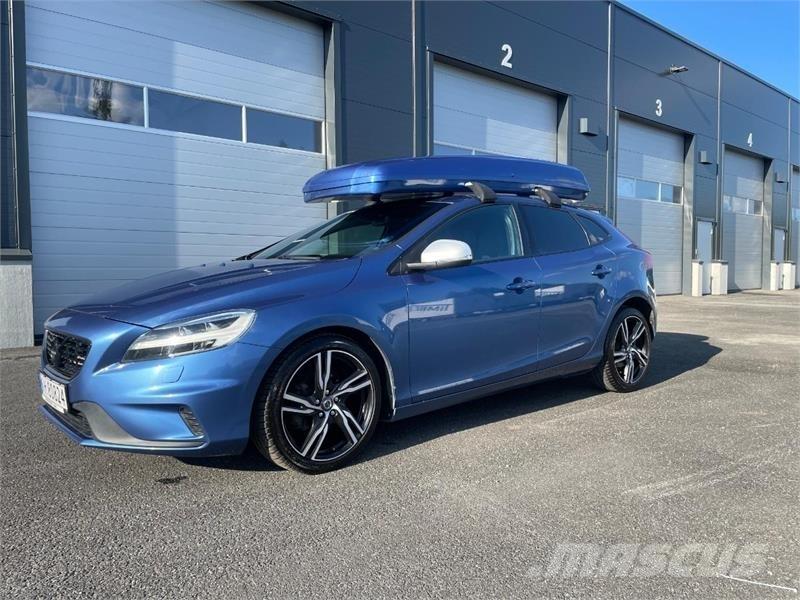 Volvo V40 Automobiles / SUVS