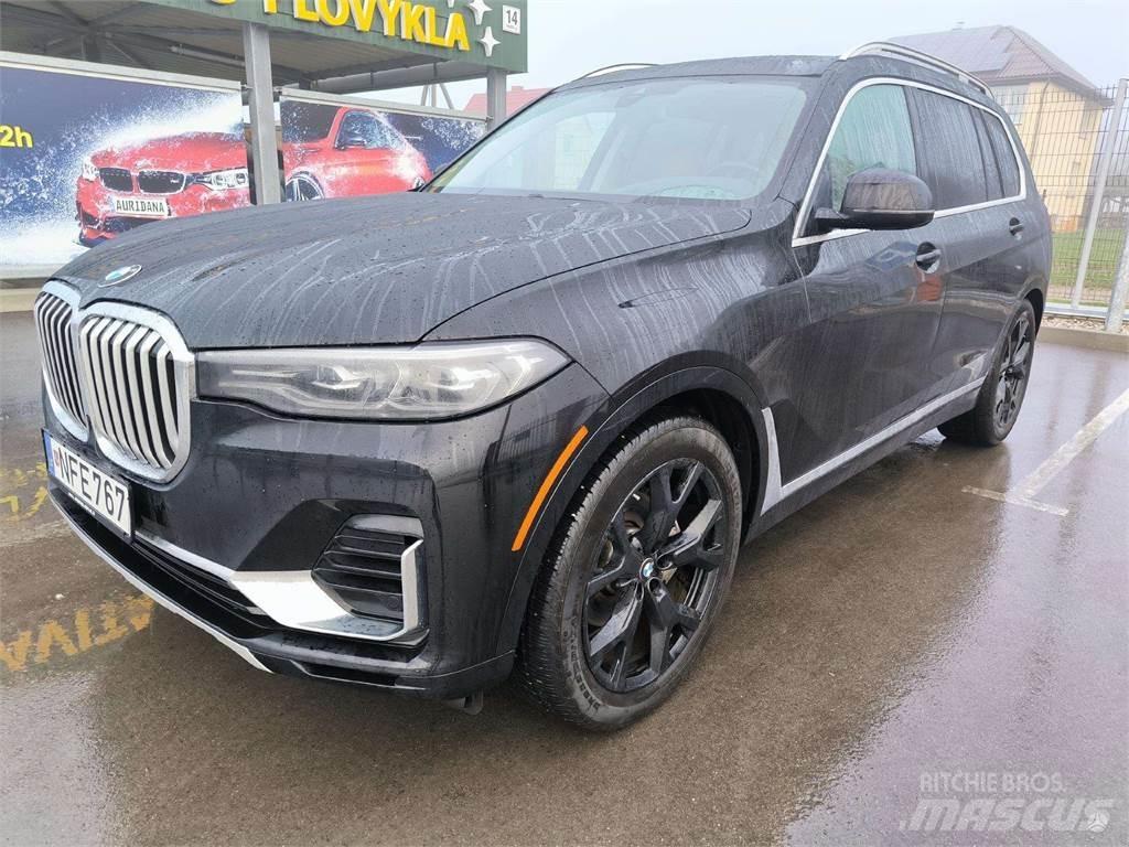 BMW  Automobiles / SUVS