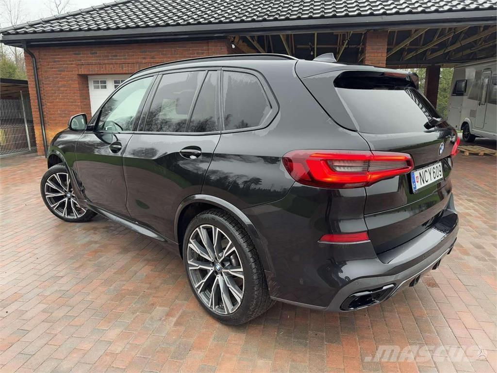 BMW  Automobiles / SUVS