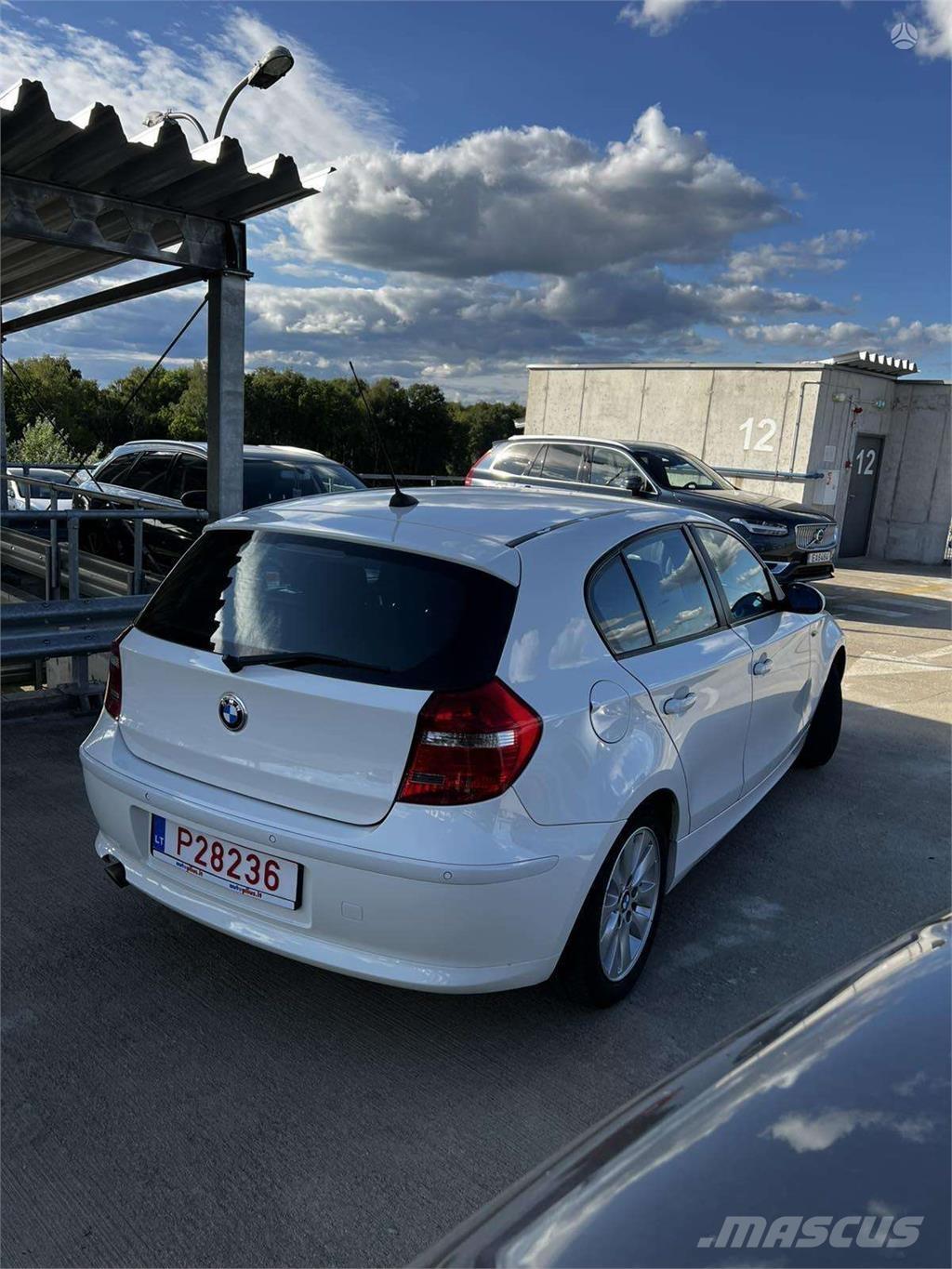 BMW  Automobiles / SUVS