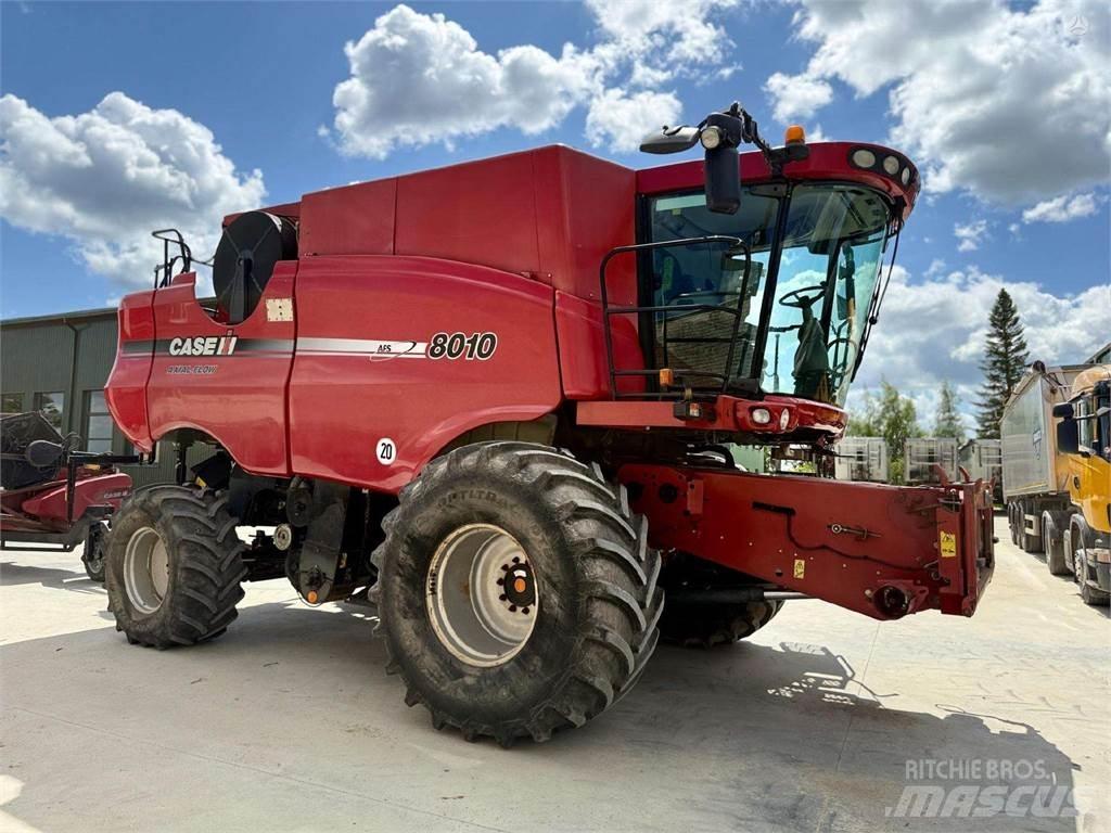 Case IH 8010 Combine Harvesters