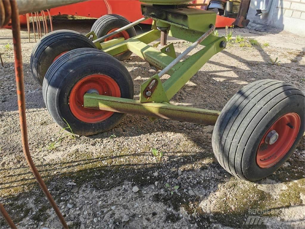 CLAAS Liner 430s Rakes and tedders