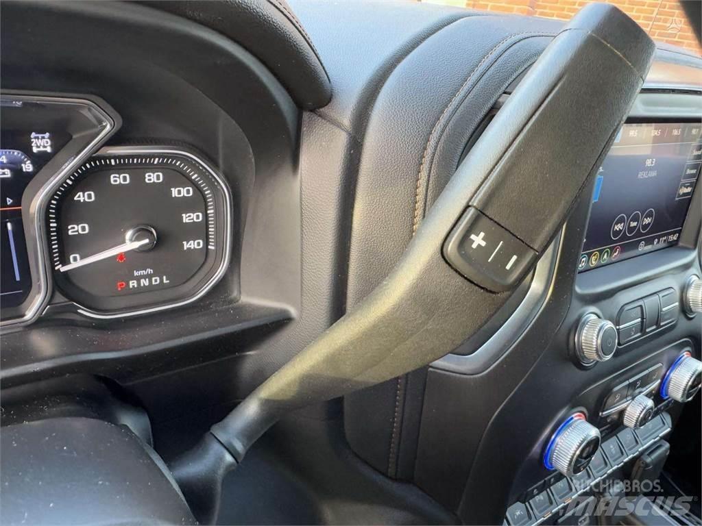GMC  Automobiles / SUVS