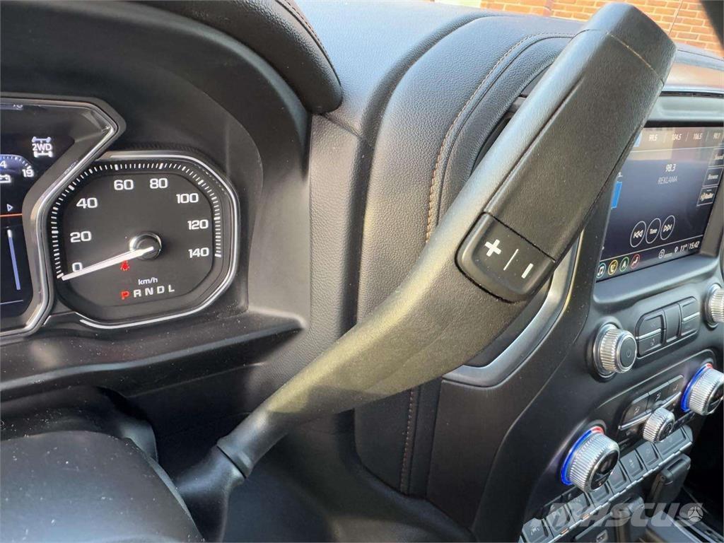 GMC  Automobiles / SUVS