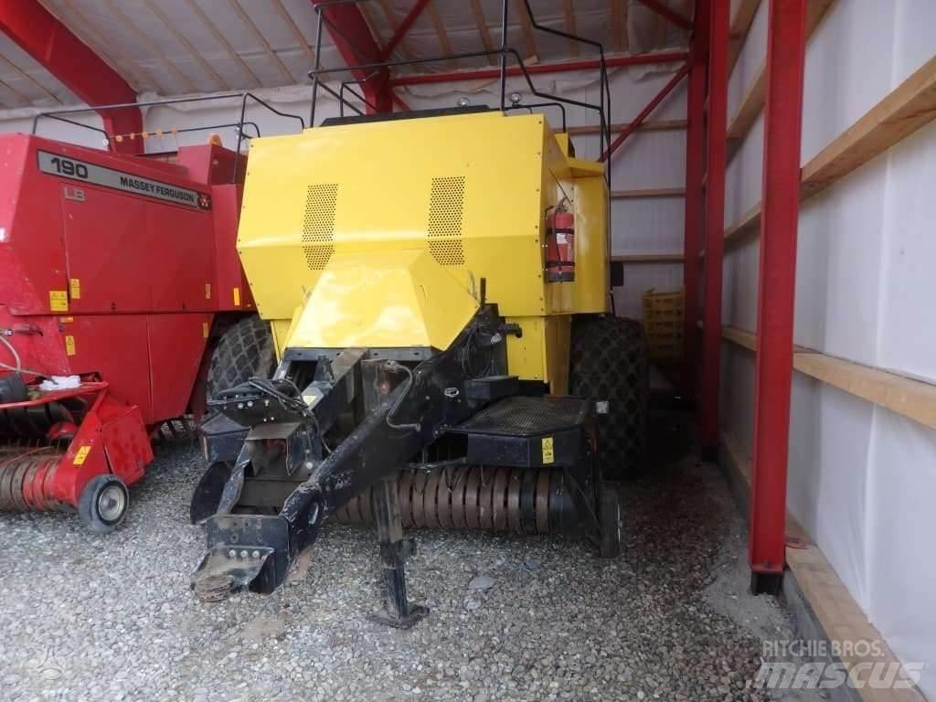 New Holland BB980 Round Balers