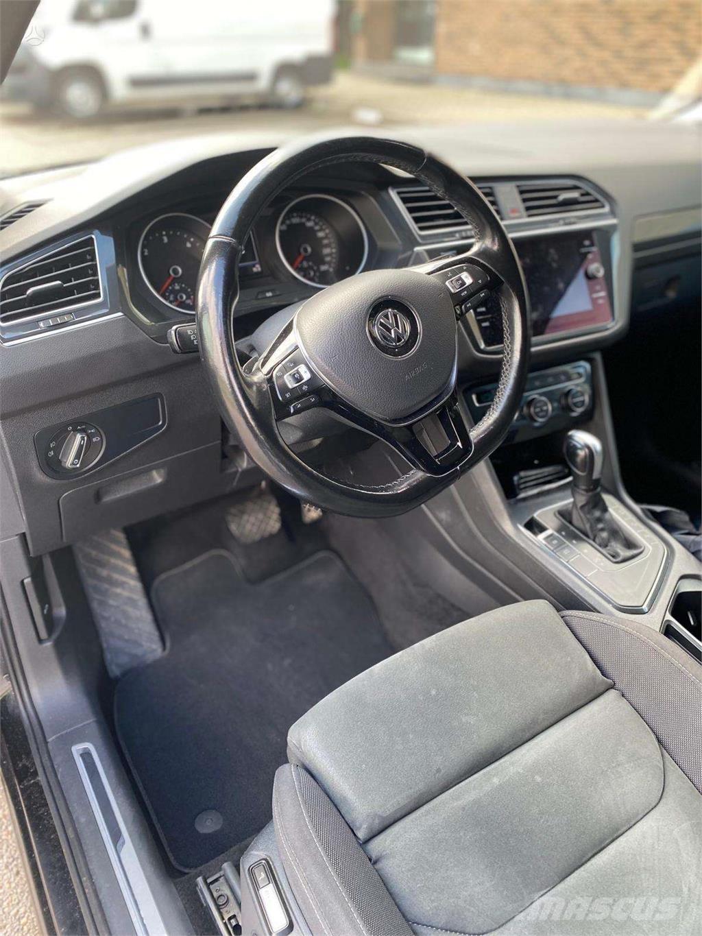 Volkswagen  Automobiles / SUVS