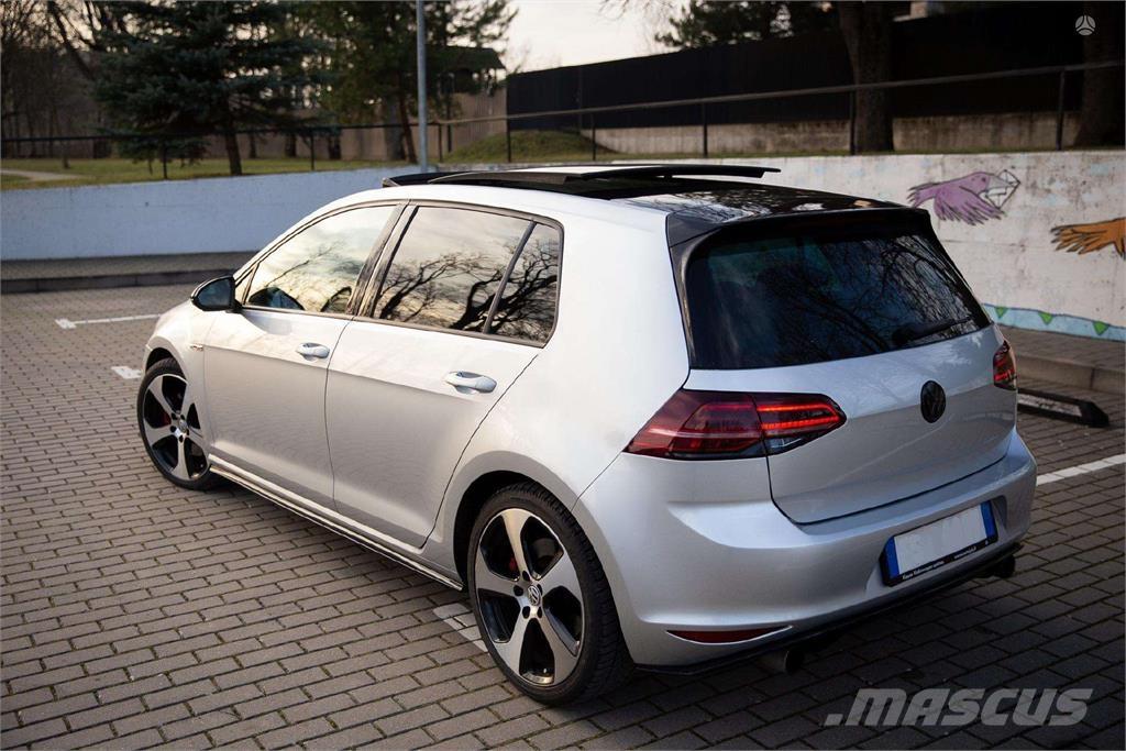 Volkswagen  Automobiles / SUVS