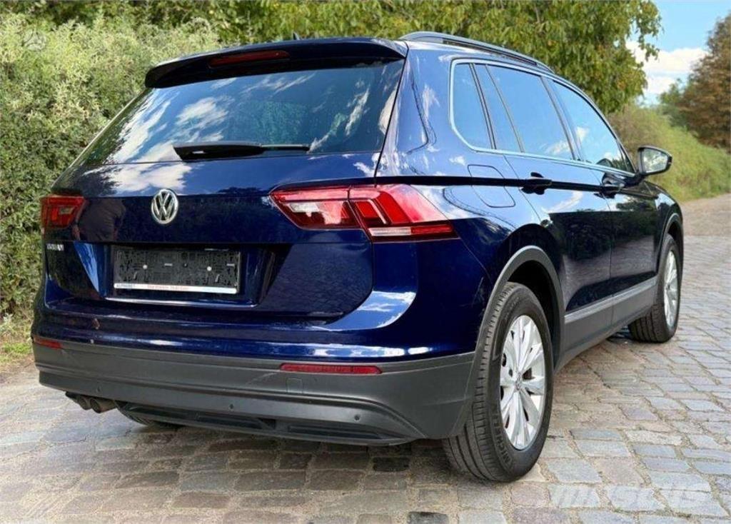 Volkswagen  Automobiles / SUVS
