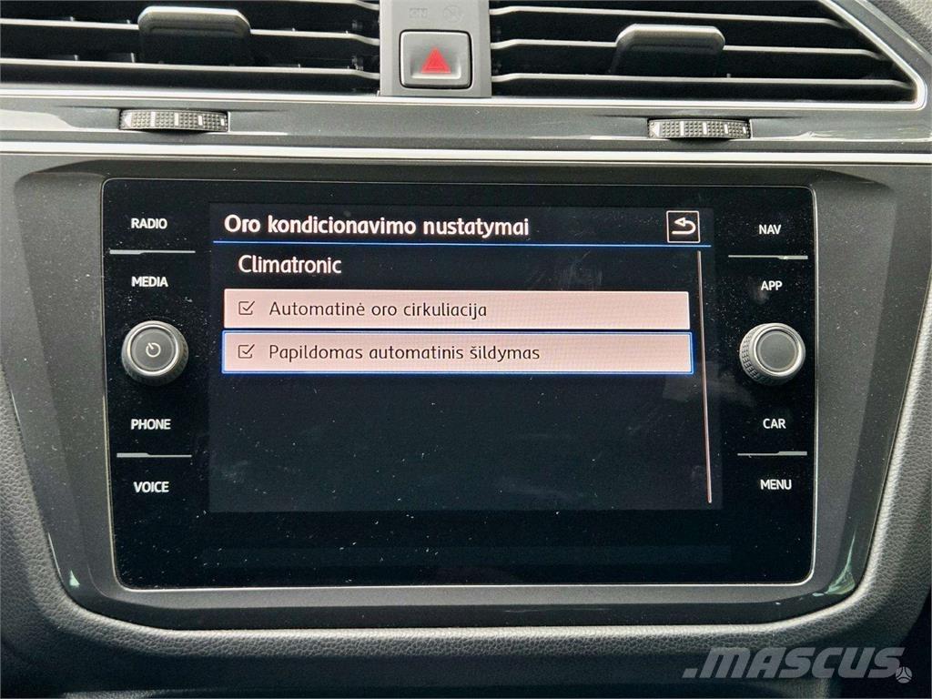 Volkswagen  Automobiles / SUVS