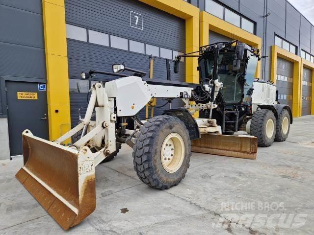 CAT 120AWD Motor Graders