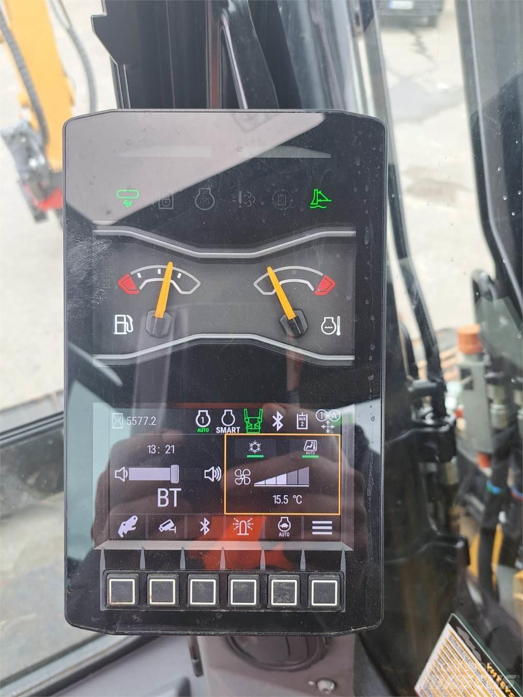 CAT 310 Mini Excavators <7t (Mini Diggers)