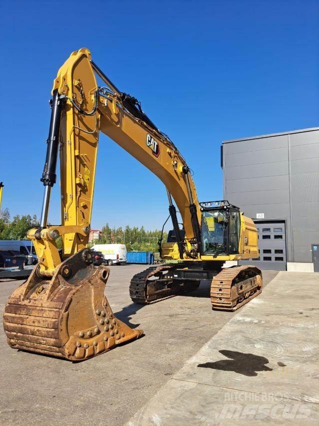 CAT 352 Crawler Excavators