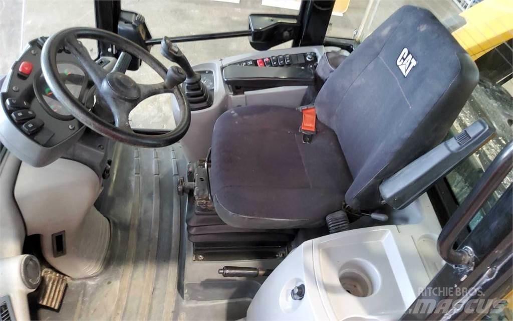 CAT 906M Wheel Loaders