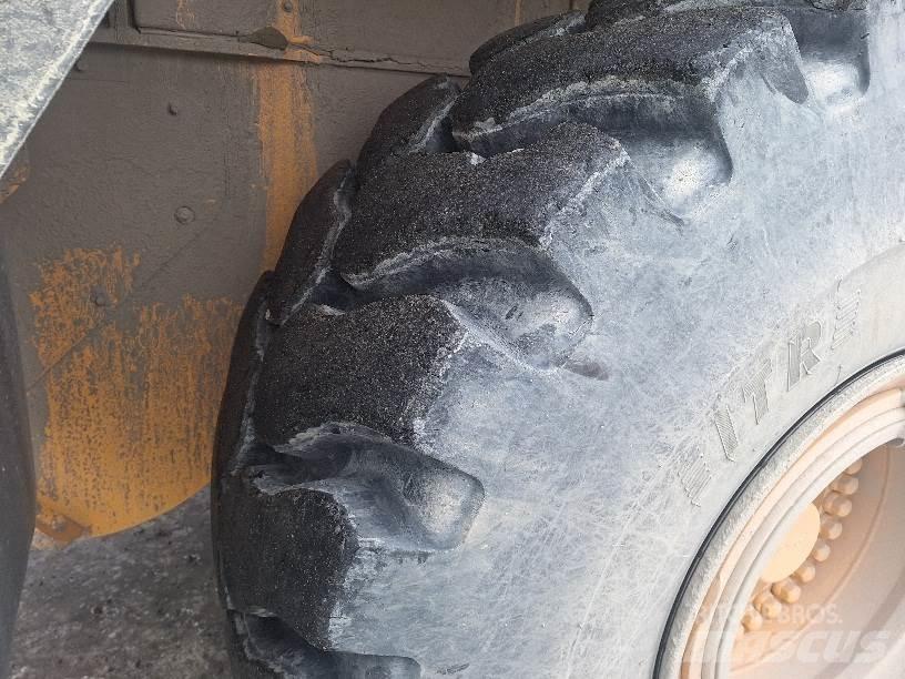 Volvo L220H Wheel Loaders