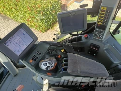 CLAAS Axion 810 Tractors