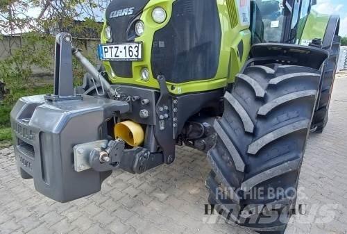 CLAAS Axion 830 Tractors