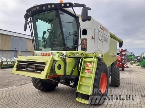CLAAS Lexion 650 Combine Harvesters