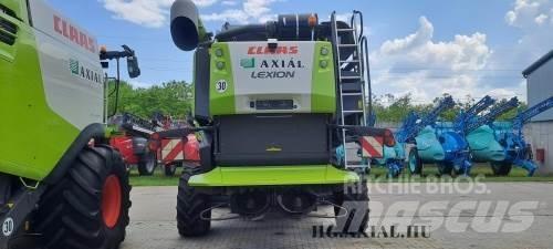 CLAAS Lexion 660 Combine Harvesters