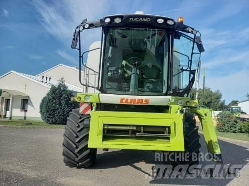 CLAAS Tucano 440 Combine Harvesters