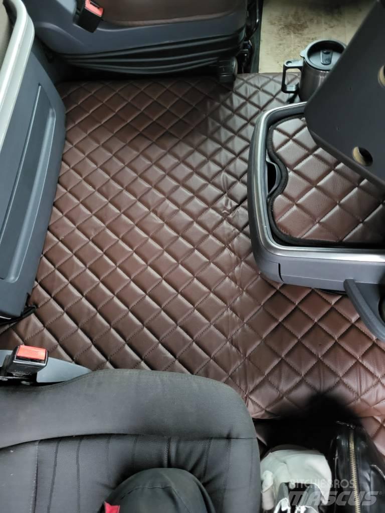 Scania R 410 Conventional Trucks / Tractor Trucks