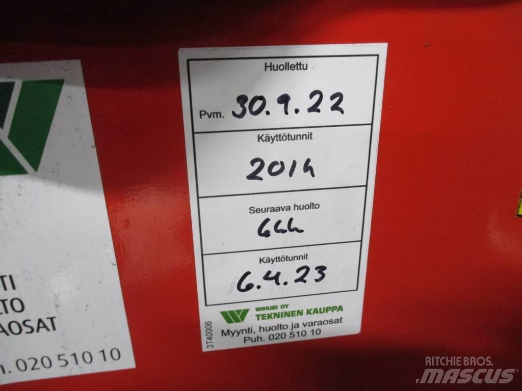 Linde L12LS Self Propelled Stackers